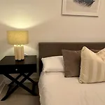 Luxury 2 Bed 2 Bath Apartment With Balcony, Fast Wifi In Birmingham City Centre