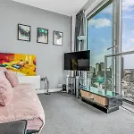 Heart Of City, Centre Point Luxury Apartment