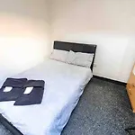 Ground Floor Cosy Studio Close To The City