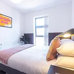 Quiet 2-Bed Home In Birmingham, Ideal For Relaxing