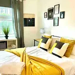 Meadows Court - Wyndale Living - Mansion Style Apt