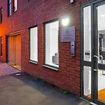 Luxury City Centre 3Bedroom 5Beds Apartment With Allocated Parking