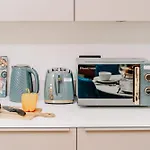 Stylish Historic City Pad, Families Contractors, Wifi