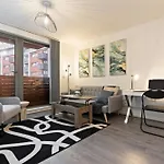 The Paragon Suite, Sleeps 3, City Centre, By Broad Street, New Street Station, Bullring And Grand Central