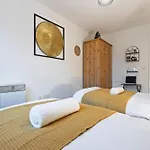 The Paragon Suite, Sleeps 3, City Centre, By Broad Street, New Street Station, Bullring And Grand Central