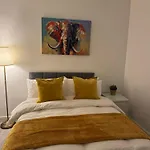 Cozy 3-Bedroom Home Perfect For Work & Leisure