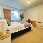 Central Birmingham City Centre Modern One Bedroom Apartment Free Gated Parking