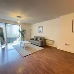 Central Birmingham City Centre Modern One Bedroom Apartment Free Gated Parking