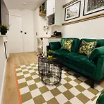 R5 - Luxurious Private Room With Kitchenette Near Qe Hospital Harborne