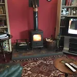 Lowri Cottage Hotel