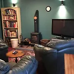 Lowri Cottage Hotel