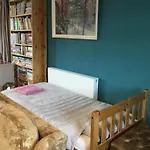 Lowri Cottage Hotel