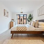The Grand Central Penthouse - Luxury - Sleeps 4