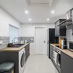 One Bed Apartment In Moseley