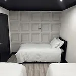 Triple Room Near Train Station