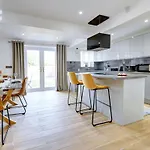 Luxurious Home For Long Term Stays