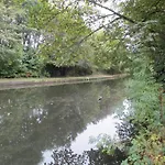 Yardley Lodge