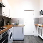 2-Bed Flat In Edgebaston