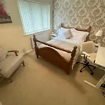 Cosy 2 Bed House Near Birmingham Airport & Nec