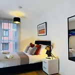 Lock Side Apartment Birmingham