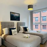 Lock Side Apartment Birmingham