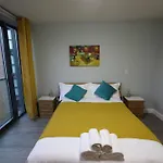 Stunning Top Floor Southside Apartment 2 Beds Parking Wifi Netflix