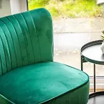 Comfy Home-Windrush Grove