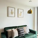Birmingham City Centre Penthouse Skyline Views - Free Gym Netflix Ps4