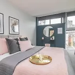 K Suites - Temple Street