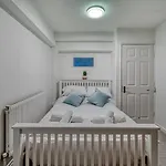 Cozy 4-Bed Stays For Contractors & Families