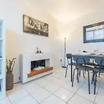 Spacious 3-Br Apt Sleeps 8