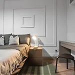 Warm Moseley Studio - 6