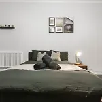 Modern Moseley Studio - 3
