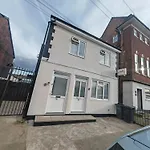 Stylish Loft In West Bromwich