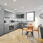 Host & Stay - Lockside House