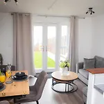 5 Bed House Wifi City Centre Free Parking
