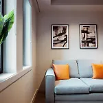 Luxury City Pad Wifi Rooftop Garden Family Workers