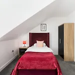 Birmingham Estate - Contractor & Group Accommodation - Secure Parking