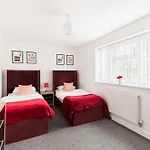 Birmingham Estate - Contractor & Group Accommodation - Secure Parking