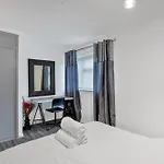 Sleek Stay With Parking - Great For Nec & Hs2 Travelers
