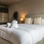 Smart 1 Bed Apartment In Birmingham W Roof Terrace