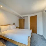 J Quarter 1Br - Free Parking - Suite Three