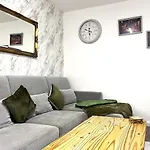 Cosy Flat 6 People, Short Drive - Nec-Airport-Birmingham-Solihull