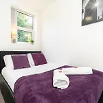 Amethyst Delightful Suite In Moseley Mews, Birmingham By Staystaycations
