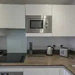 Bright 1 Bedroom Apartment, Central Birmingham