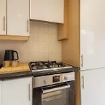 Central 2 Bedroom 2 Bathroom Pad