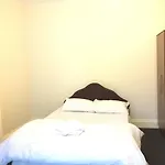 Birmingham Guest House 13