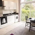 Moseley Mews Village Suites - Purple