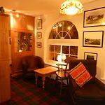 Studio Restaurant & Lodge