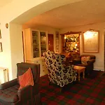 Studio Restaurant & Lodge
